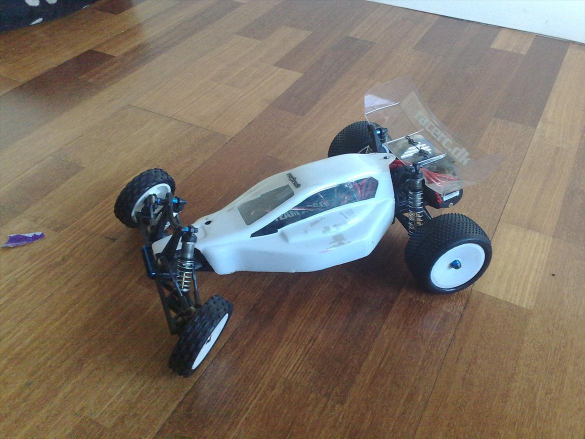 Off-Roader B4.1 Team Associated billede 8