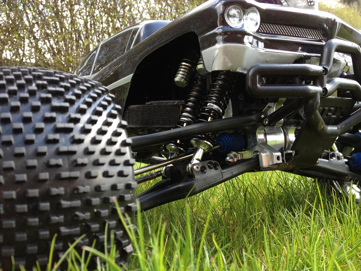 Off-Roader E-Maxx Brushless 3908 billede 1