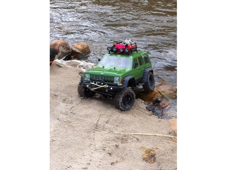 Off-Roader Axial scx-10 Jeep Cherokee billede 1