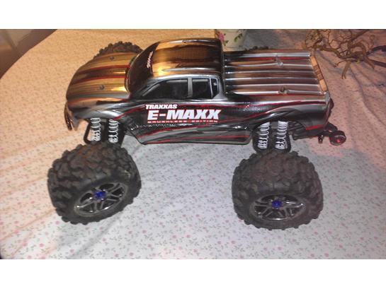 Bil Traxxas E-maxx Bl billede 1