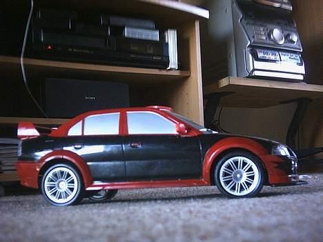 Bil Mitsubishi Lancer Evo (QD - Meget høj.. Trænger seriøst til en sænkning billede 4