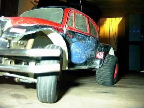 Bil Tamiya Sand Scorcher - Den tilføjede bumper ses let her. Lavet af en smed. Grund: Bange for at jeg kører af lort... billede 4