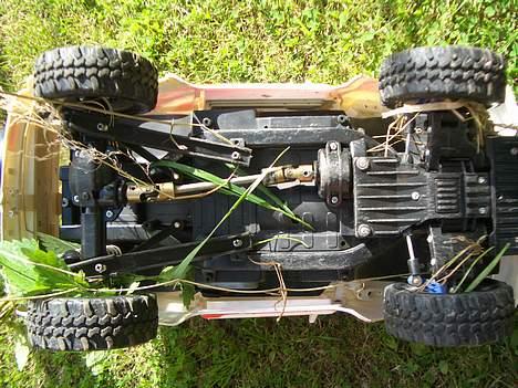 Off-Roader Tamiya VW Touareg/Pajero - "Long grass may become entangled in the shafts"... Tsk, tsk... billede 20