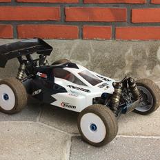 Off-Roader Team Associated RC8Be FT