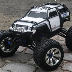 Off-Roader Traxxas Summit 1/10