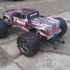 Truck Traxxas E-maxx BL