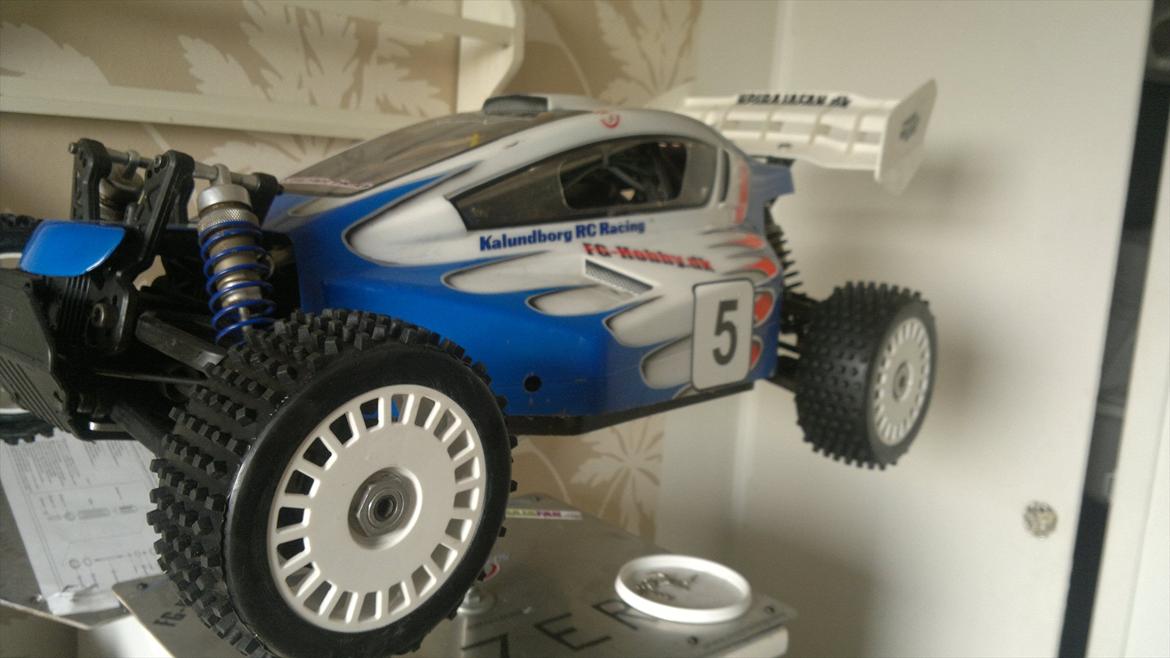 Off-Roader mcd race runner v4 - før jeg tog til dm men her er bilen gjort klar  billede 3