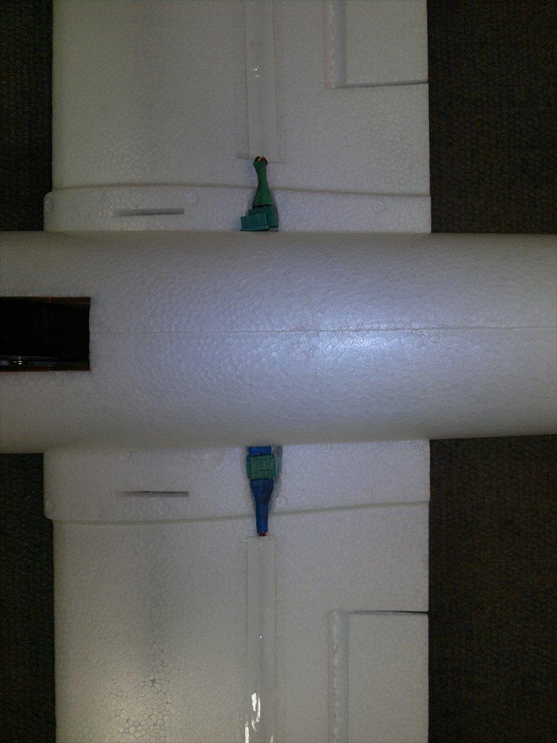 Fly Diamond 2500 - Servo stik, det virker bedre end de sorte servo stik. Har jo også 6 ledninger i hvert stik  billede 10