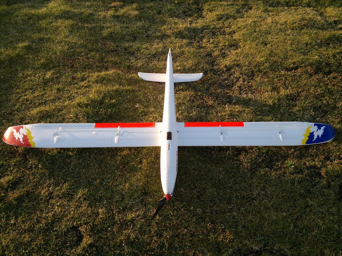 Fly Diamond 2500 - Flaps malet med high vis maling ses fint billede 11