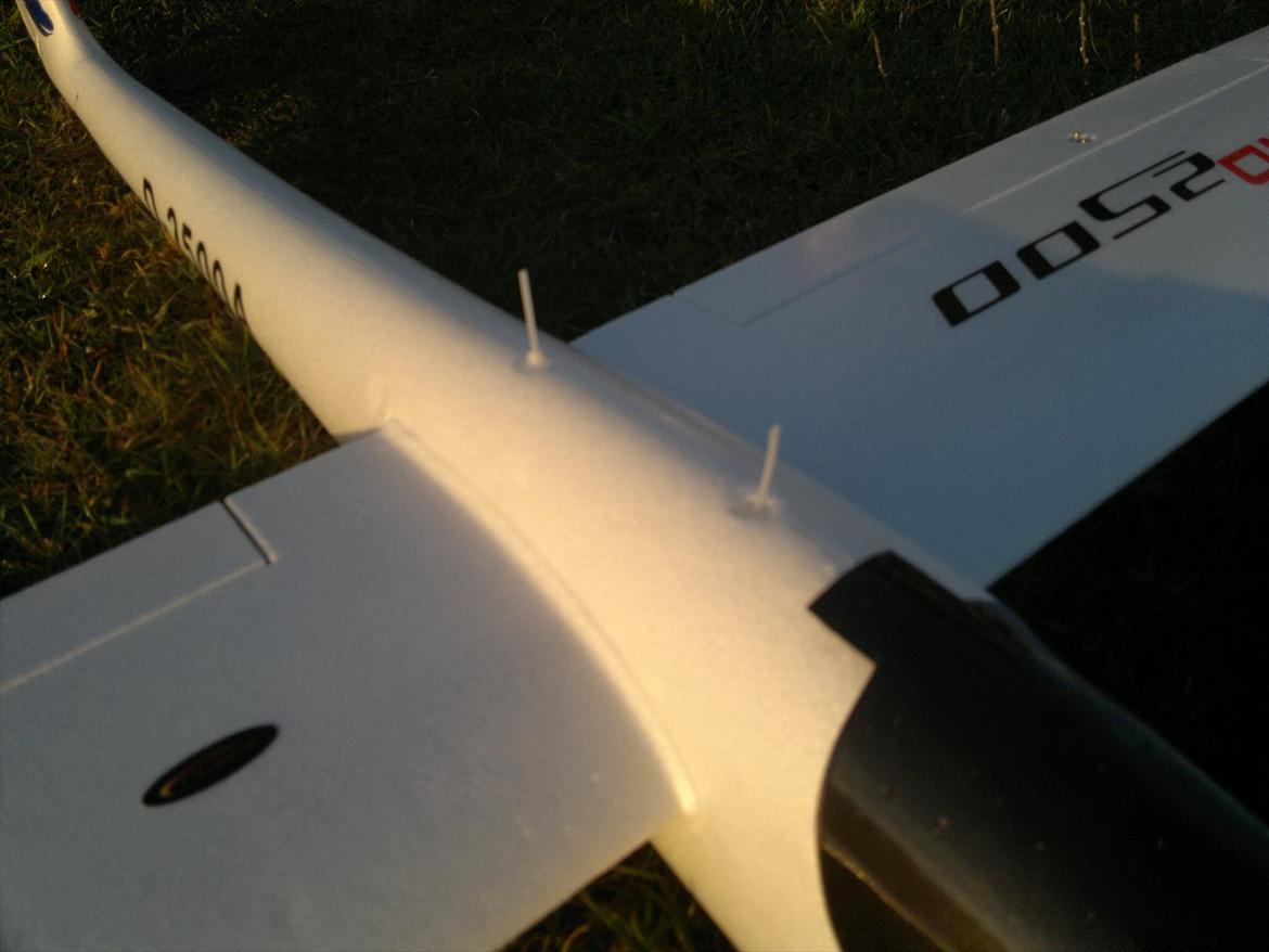 Fly Diamond 2500 - Strips til at trække de 2 vinge bolte ud igen det er et must de sidder godt fast billede 14