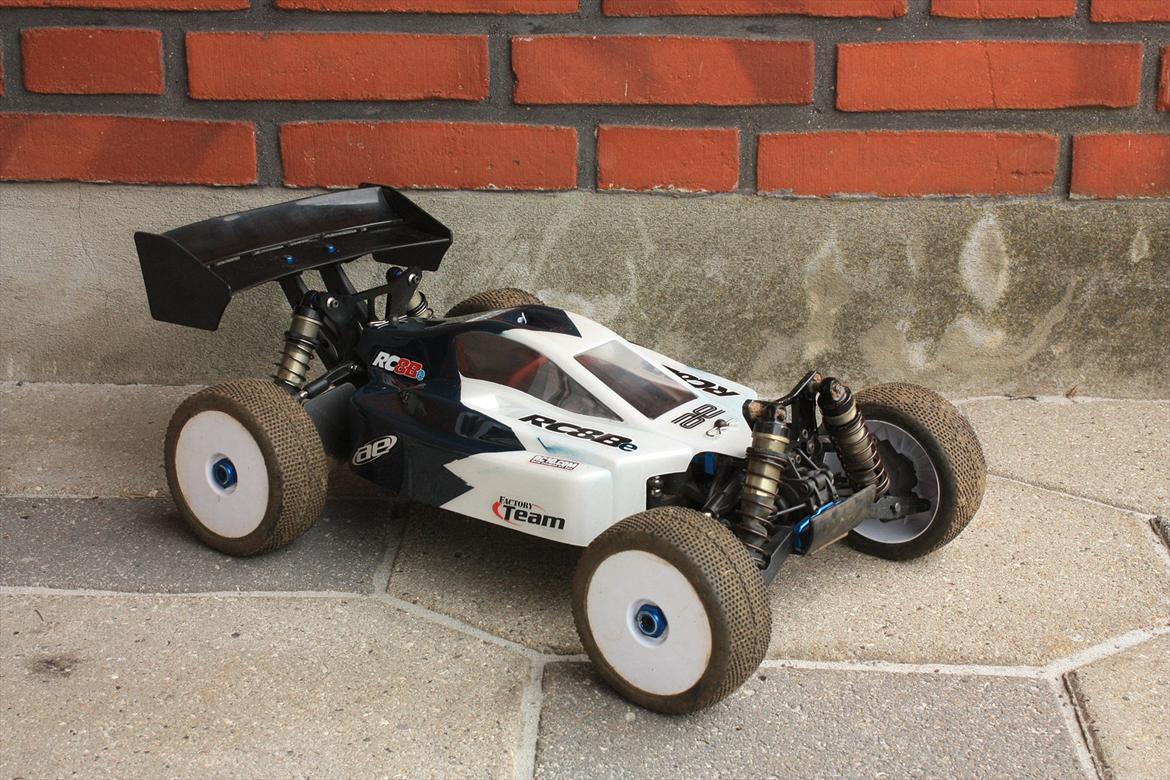 Off-Roader Team Associated RC8Be FT billede 1