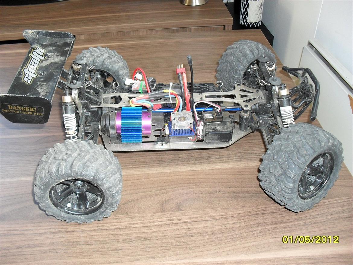 Off-Roader Stealth X09 Truggy Brushless 2.4GHz  billede 9