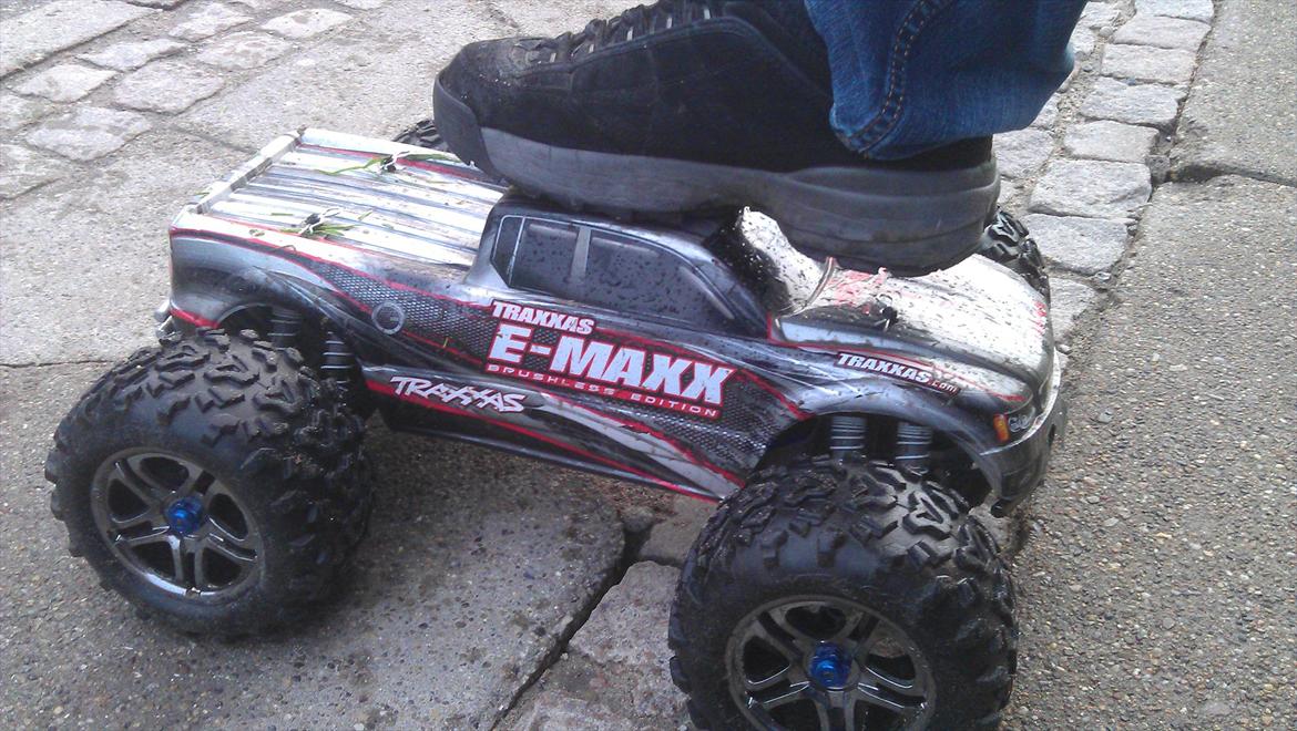 Truck Traxxas E-maxx BL billede 1