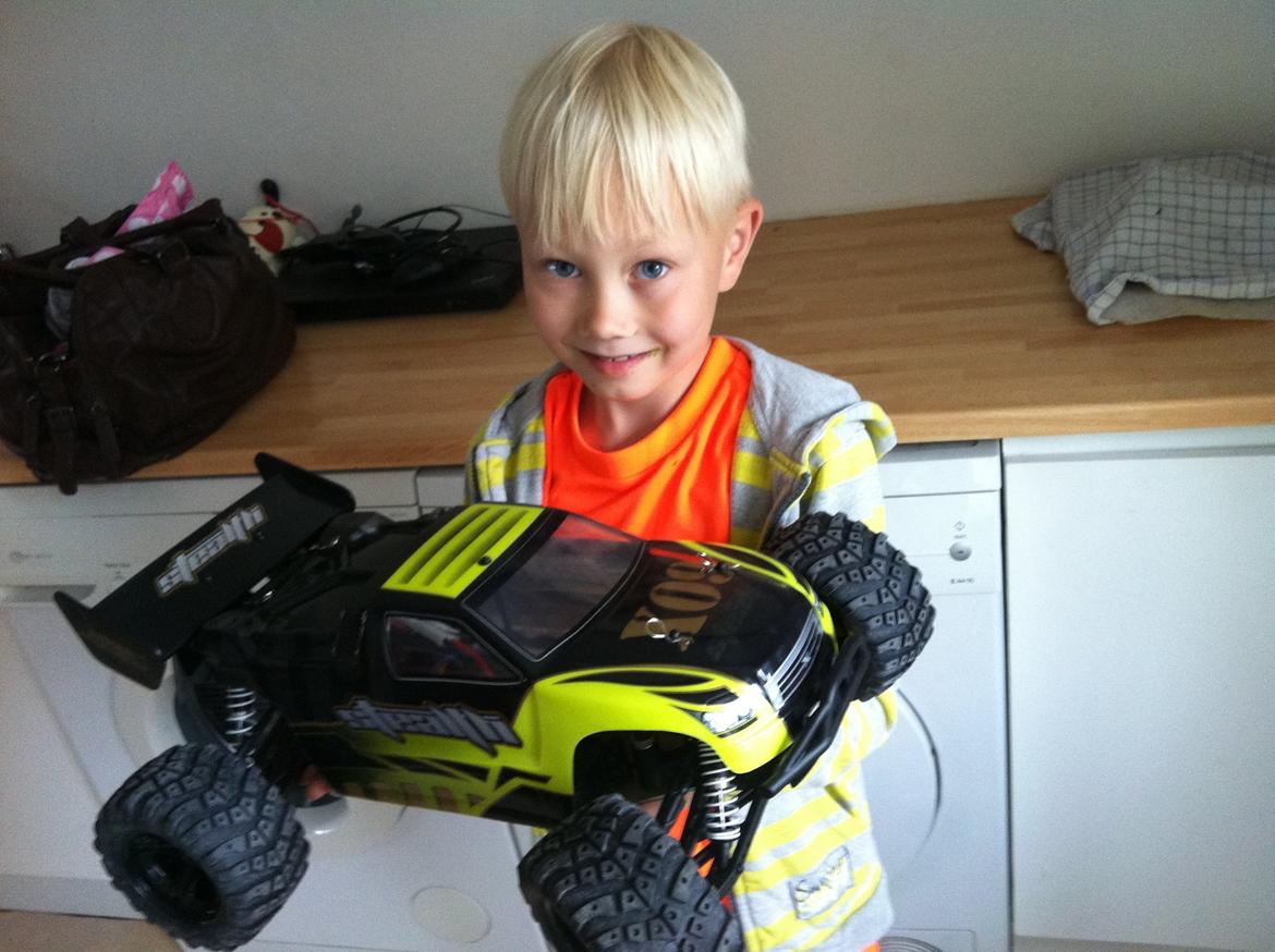 Off-Roader Stealth X09 Truggy 2.4GHz billede 2