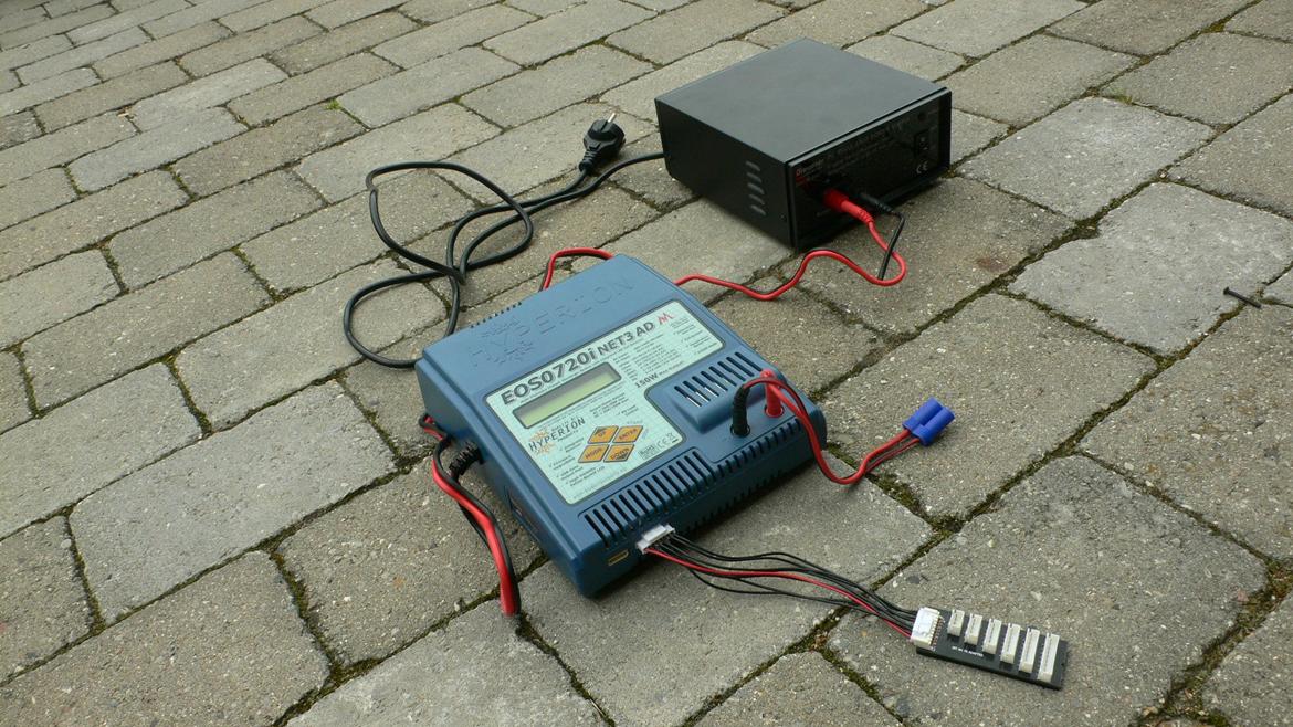 Truck HPI Savage Flux mamba 2200kv - Min Hyperion lader og min graupner 2000 kr.'s ladestation :) billede 18