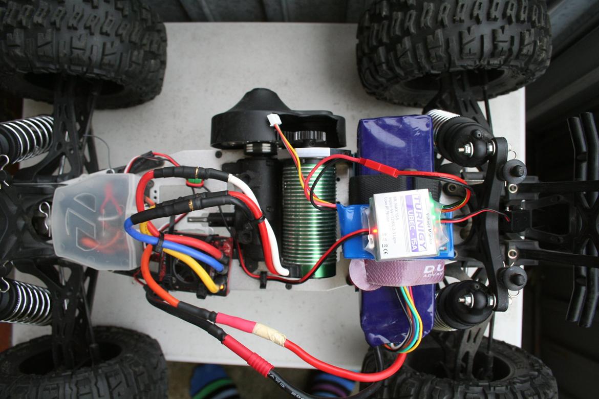 Off-Roader Team Losi Afterschock/LST - 6s 5.0A til motor/esc
3s 1.1A til RX/servo`er via 
6v 8A (15A peak) ubec
 billede 6