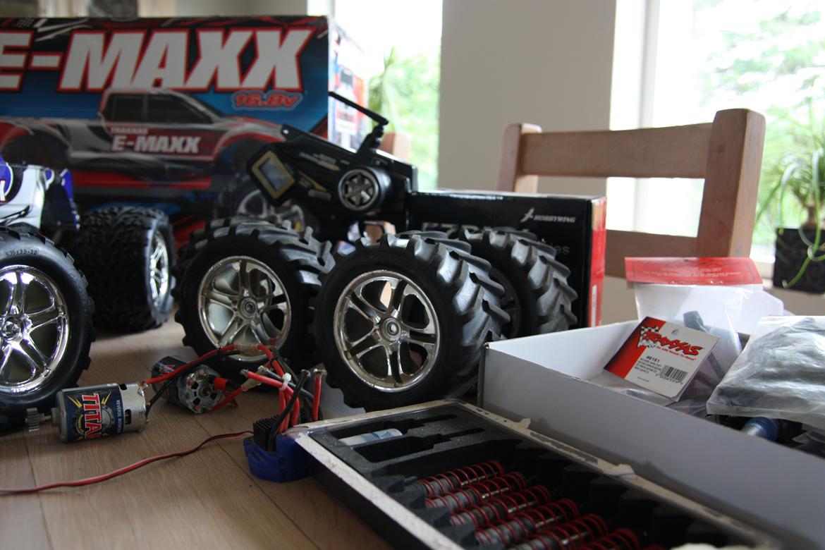 Bil Traxxas E-Maxx billede 3