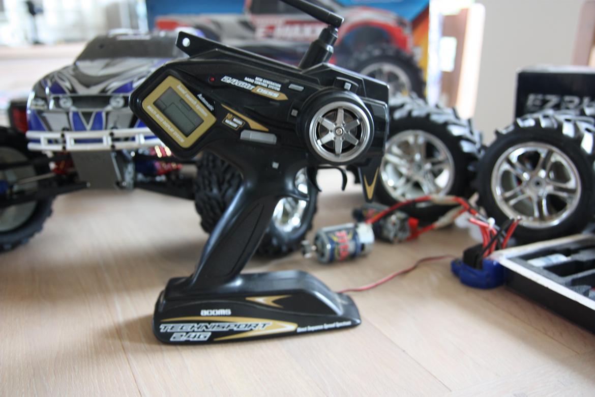 Bil Traxxas E-Maxx billede 4