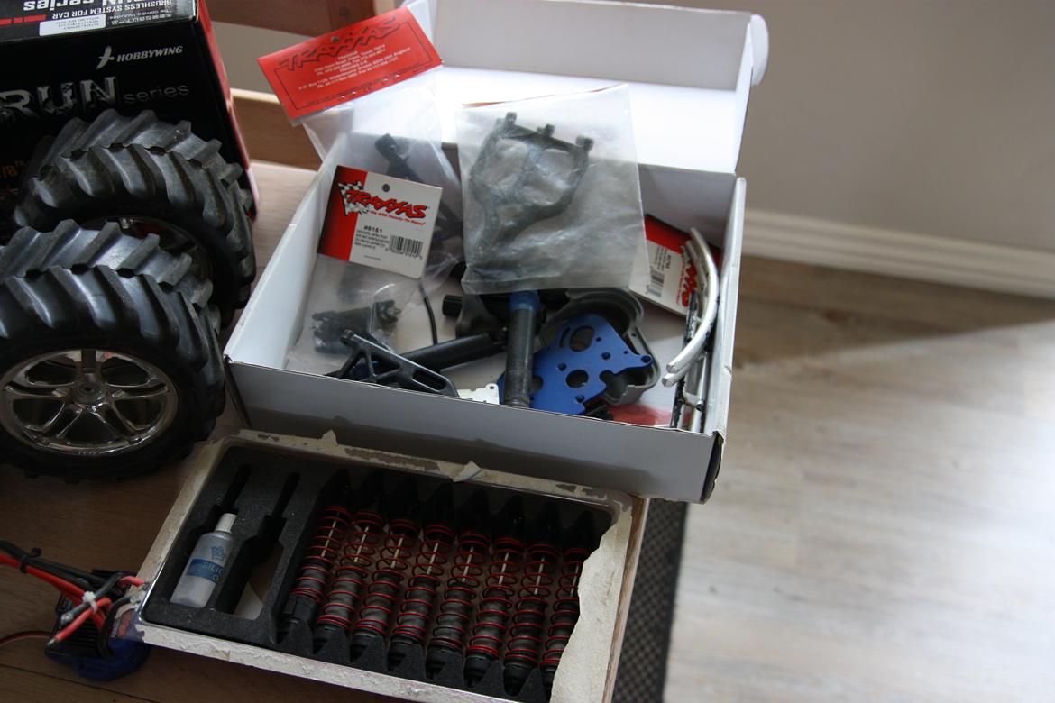 Bil Traxxas E-Maxx billede 5