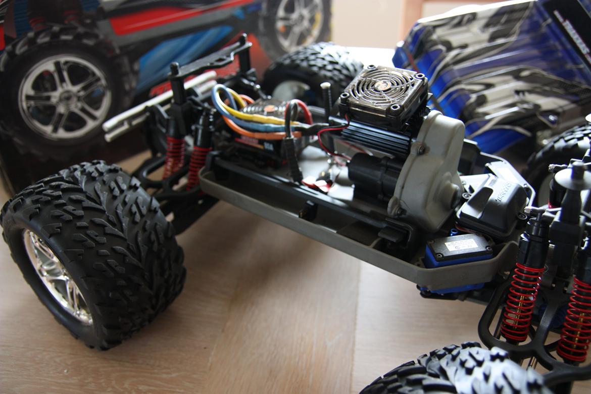 Bil Traxxas E-Maxx billede 9