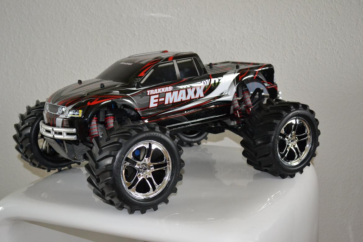 Off-Roader E-MAXX billede 1