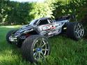 Bil Traxxas REVO 3.3