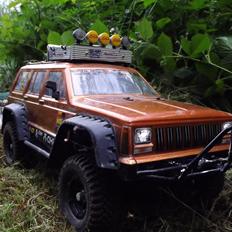 Off-Roader Jeep Cherokee - Axial SCX-10