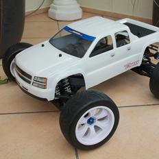 Off-Roader Traxxas E-Maxx