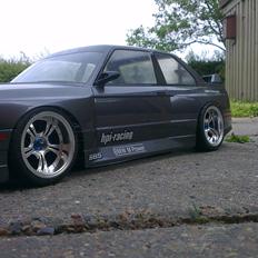 Bil BMW M3 E30