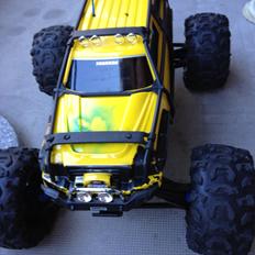 Bil Traxxas Summit 1:8