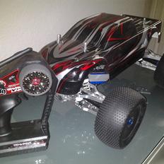 Bil E-maxx 1717, Flm/Ue/Garc "Solgt"