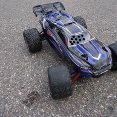 Bil traxxas E-revo vxl solgt