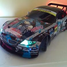 Bil BMW Z4 Hatsune Miku på en Robitronic Avid  v.1