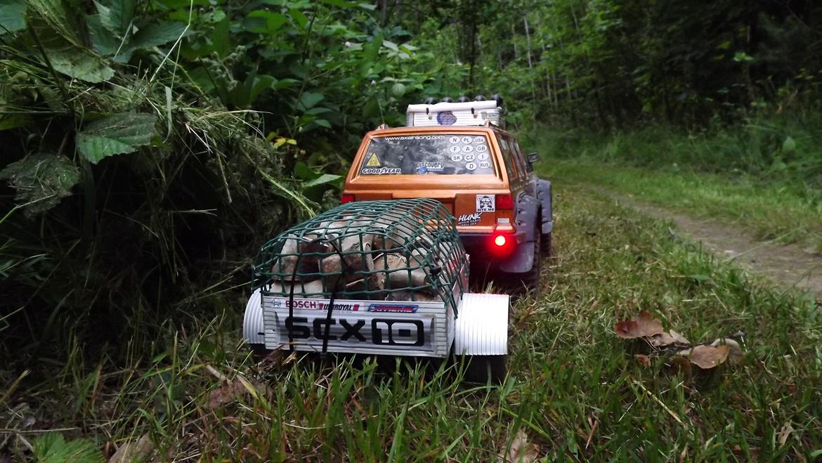 Off-Roader Jeep Cherokee - Axial SCX-10 - Med et læs træ ;) billede 3
