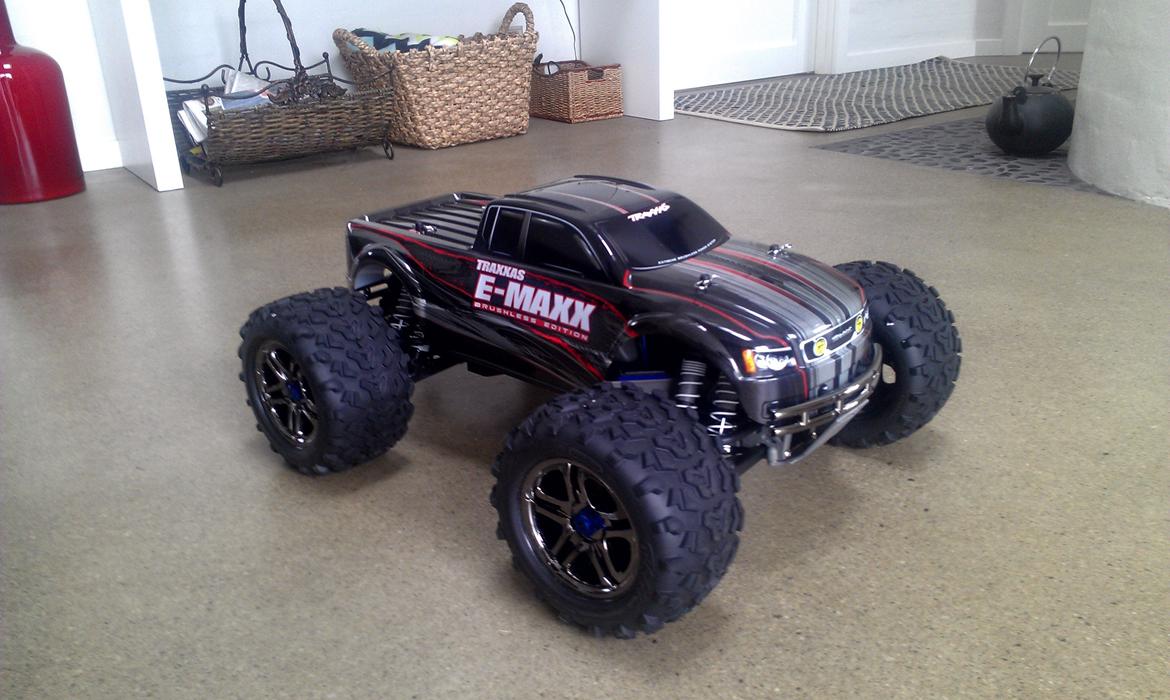 Off-Roader E-Maxx Brushless billede 1
