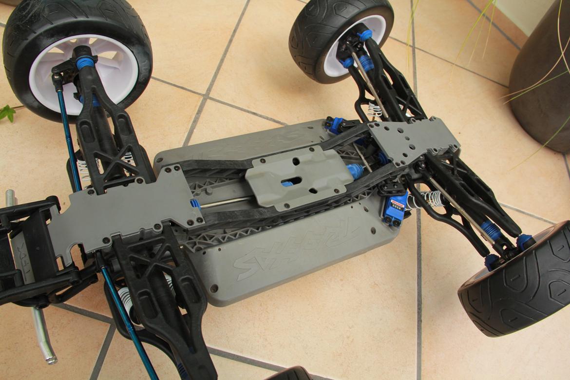 Off-Roader Traxxas E-Maxx billede 3