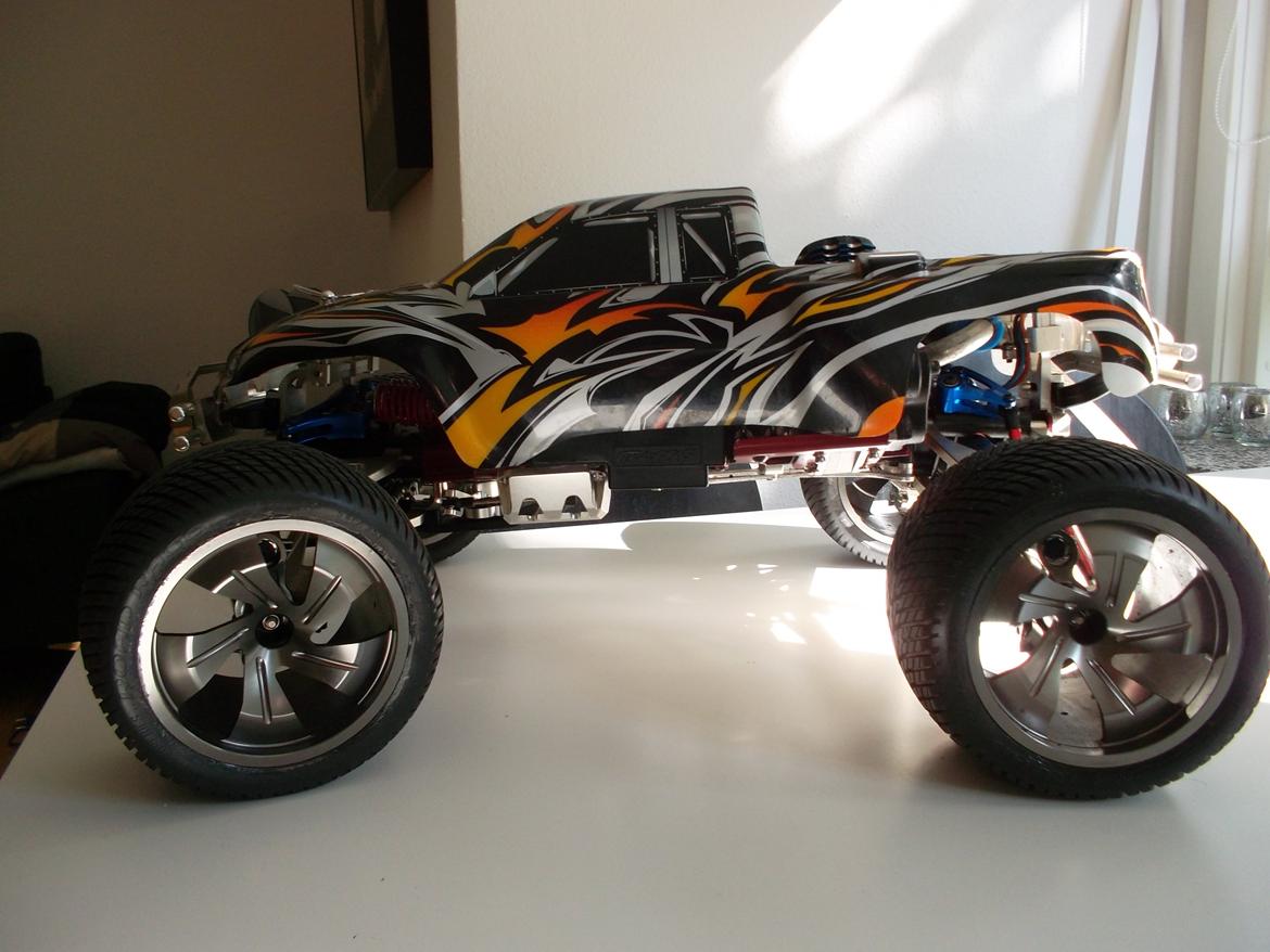 Off-Roader Traxxas revo 3.3 billede 3