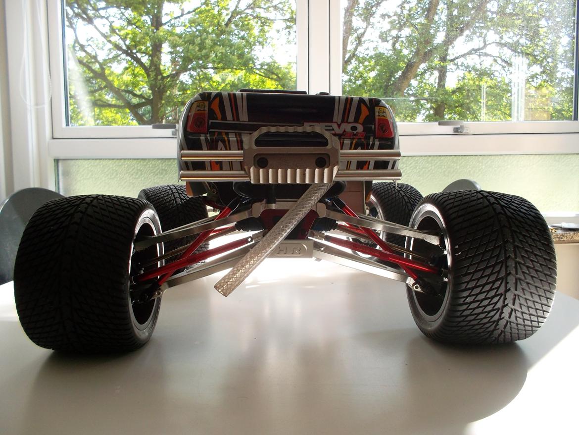 Off-Roader Traxxas revo 3.3 billede 4