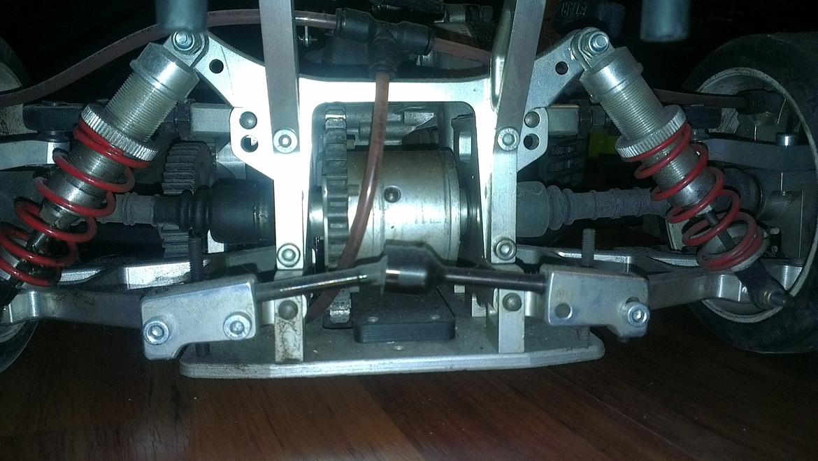 Bil Contrast Neo - Justerbar diff og hydrauliske bremser billede 8