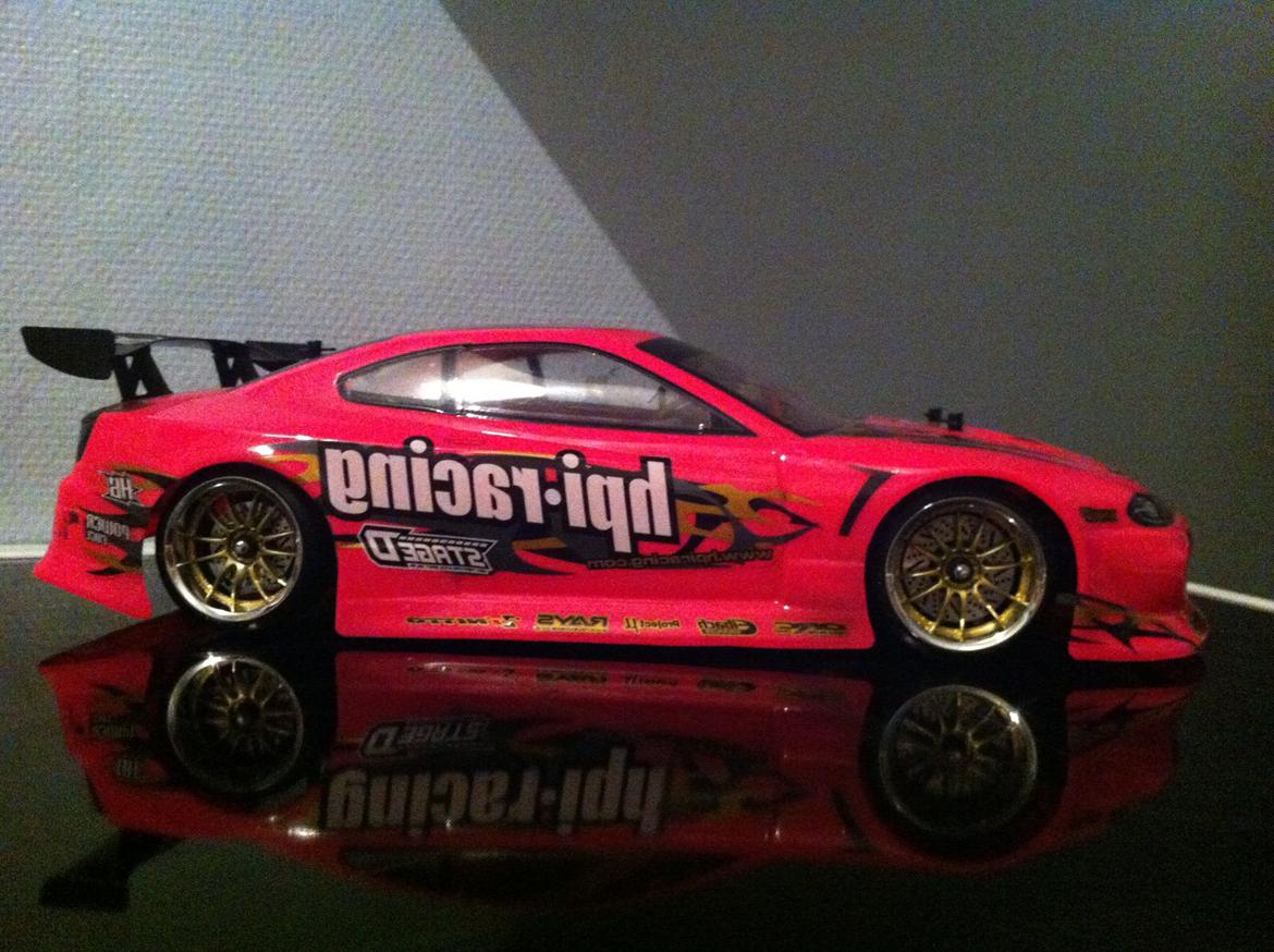 Bil Tamiya TT01D-E - Som den ser ud nu med de nye fælge, og afkortede pinde til karrossen:-) billede 7