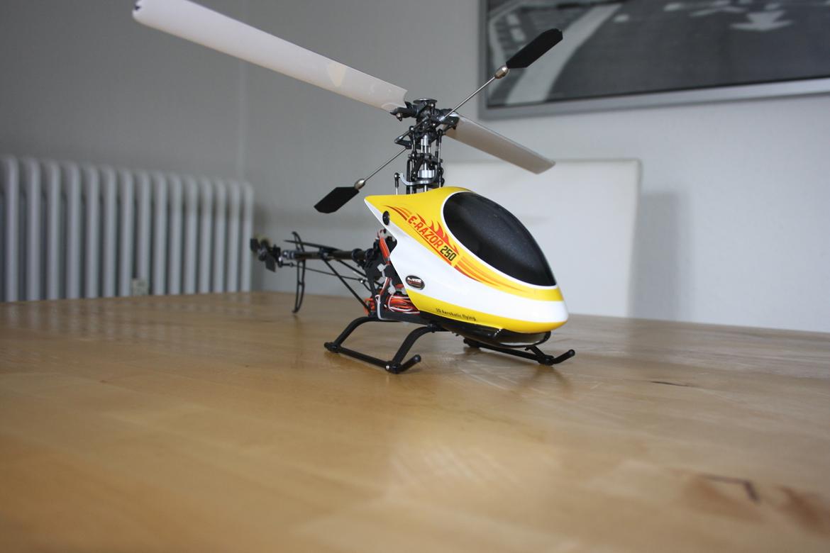 Helikopter Dynam E-Razor 250 Titan 3D 2.4Ghz billede 1