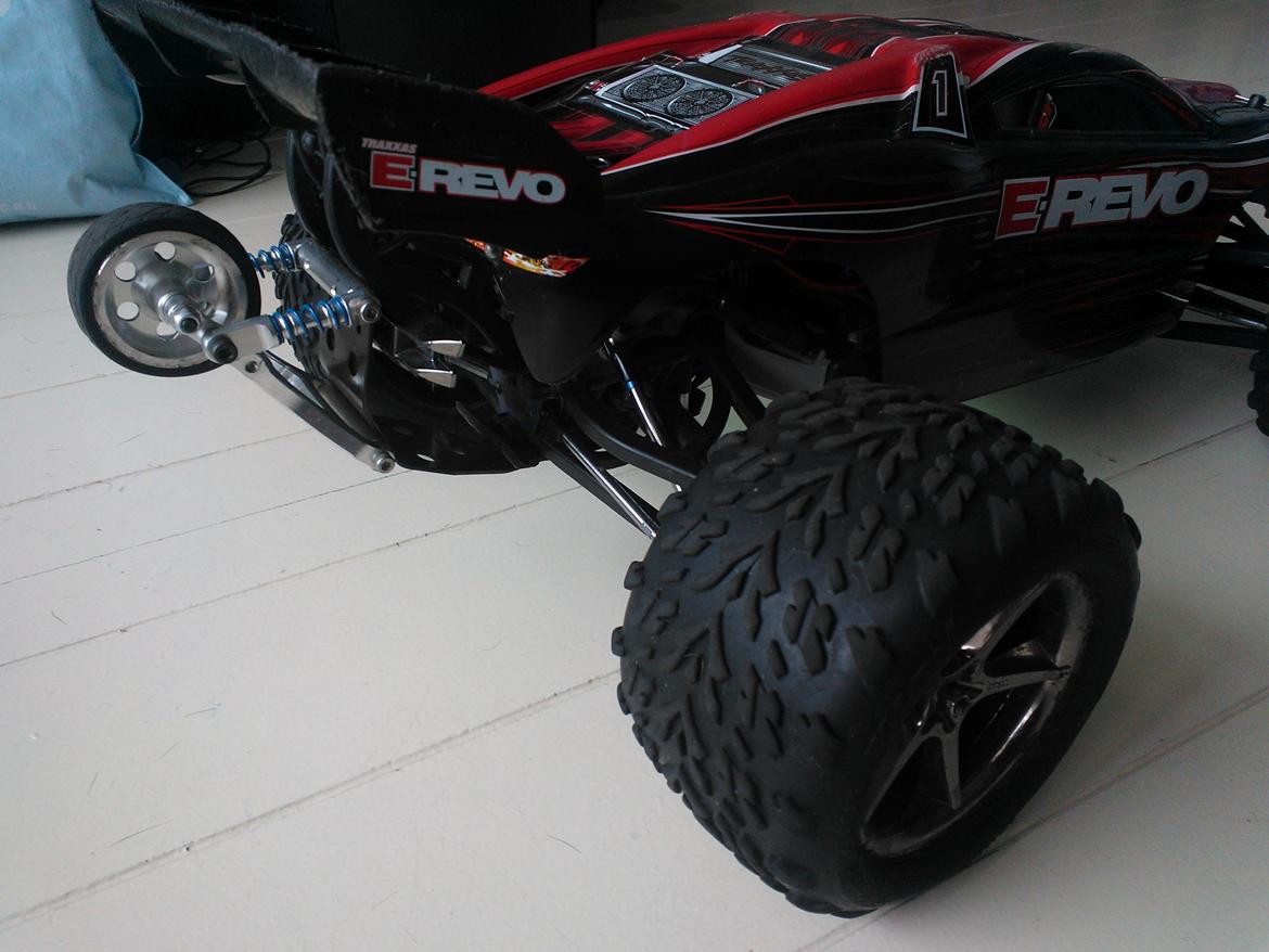 Bil E-Revo billede 17