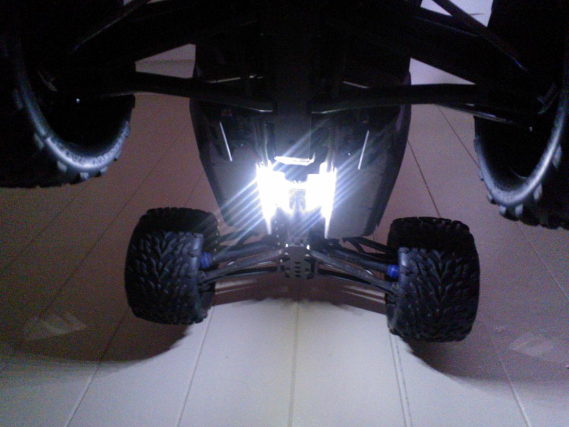 Bil E-Revo billede 19