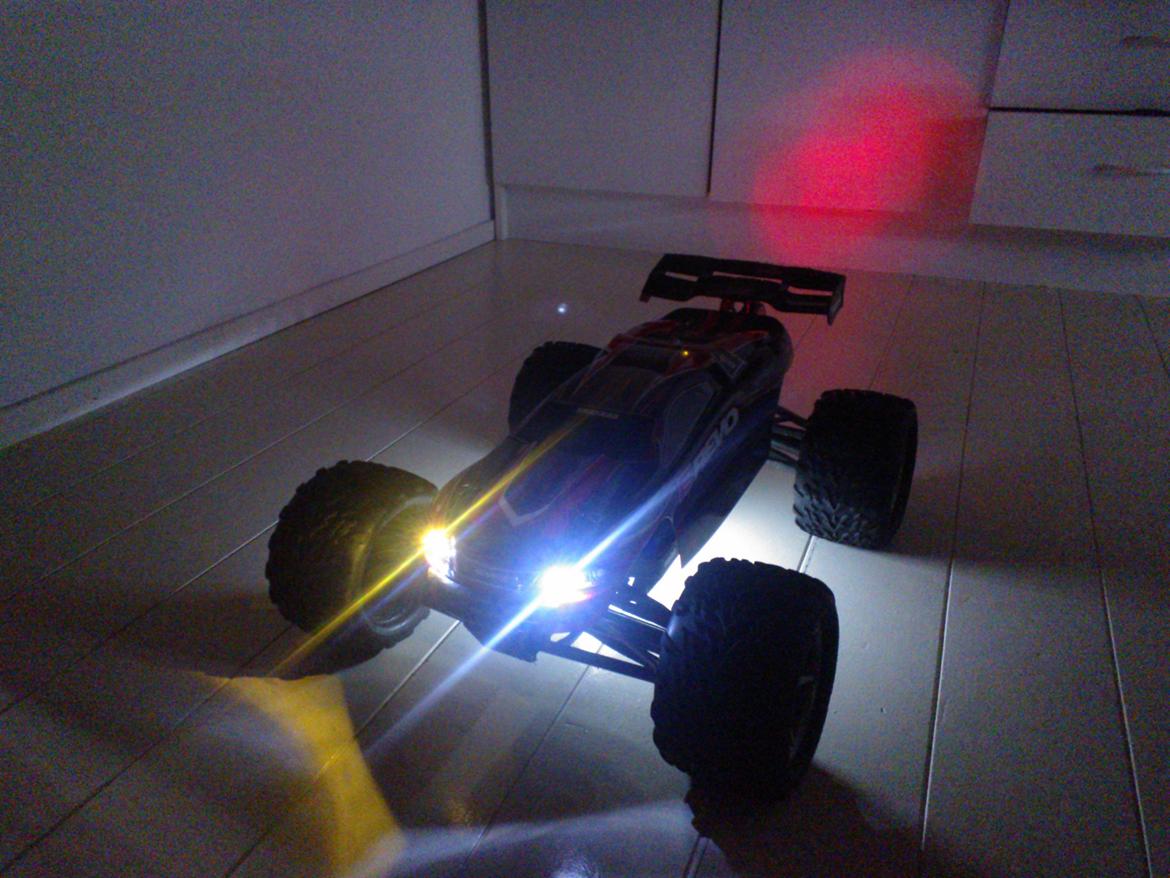 Bil E-Revo billede 1