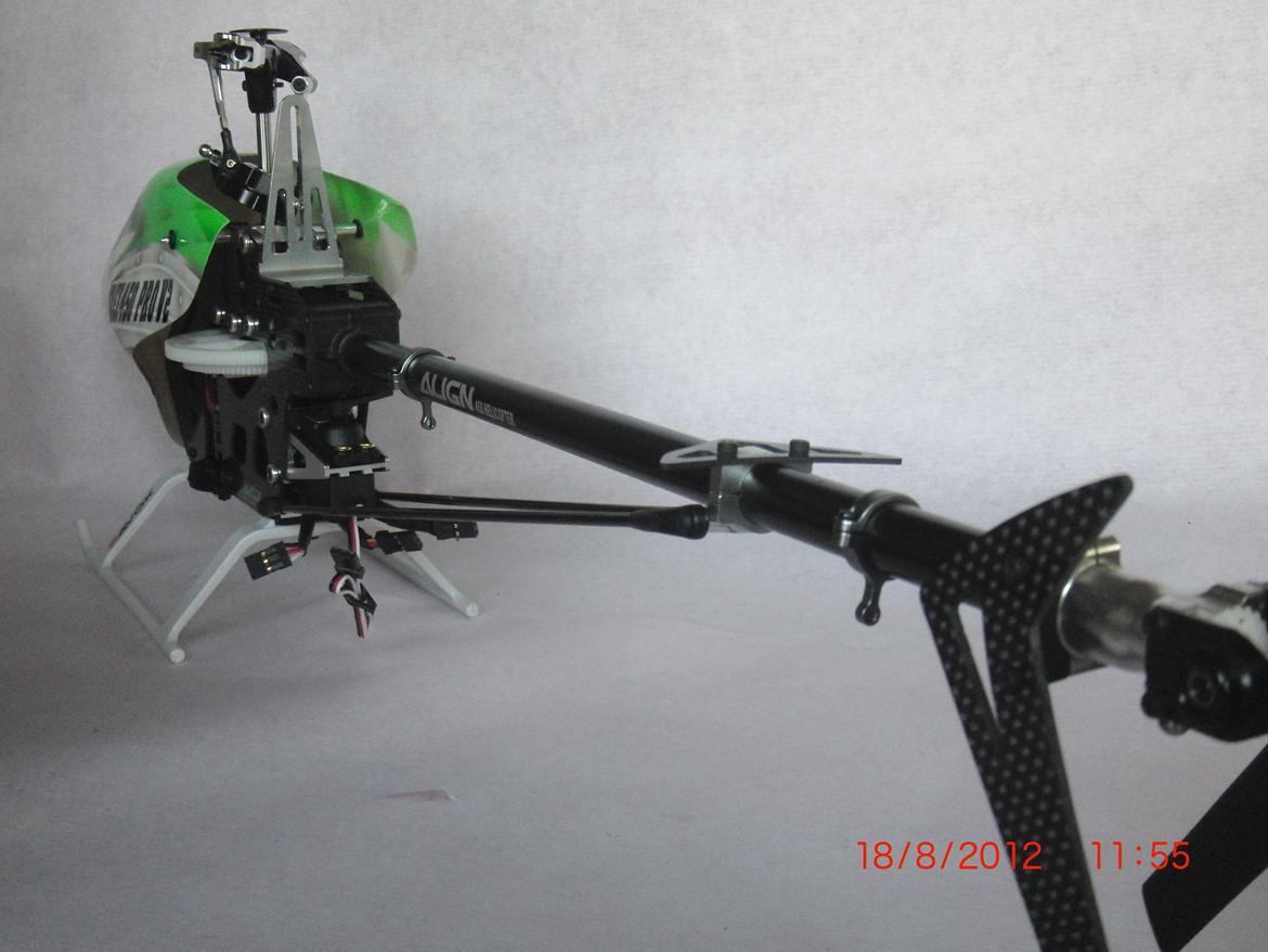 Helikopter Align T-Rex 450 Pro [Brændt] - Lynx Carbon Finne og Xtreme Production Alu holdere til pushrod. billede 9