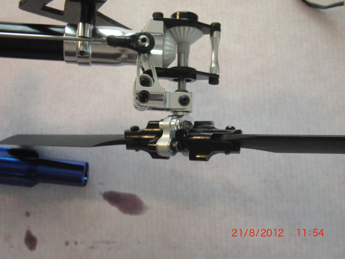 Helikopter Align T-Rex 450 Pro [Brændt] - Verdens nemmeste hale at sætte op... Finless Bob's tail modded. Super effektivt. billede 14