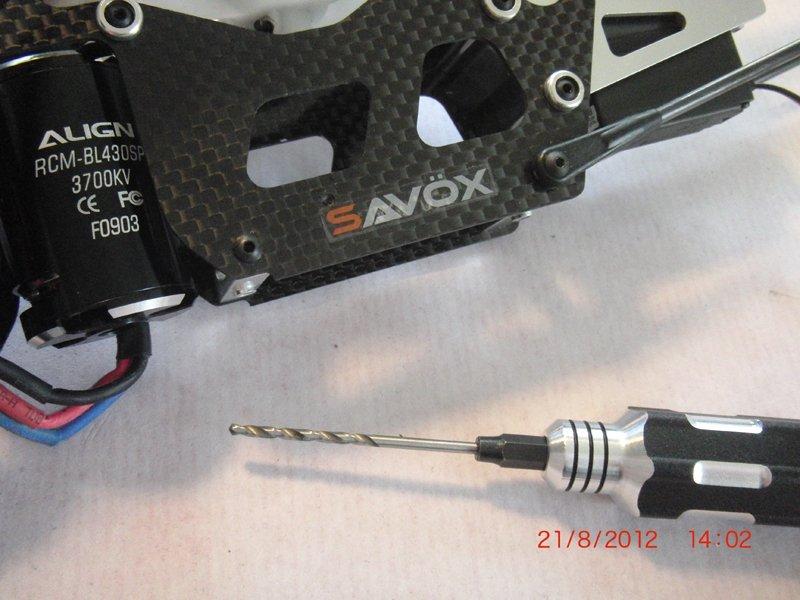 Helikopter Align T-Rex 450 Pro [Brændt] - Rammen blev modificeret til min RX med 3 huller til antennerne og Sattelit stik/ledning. billede 16