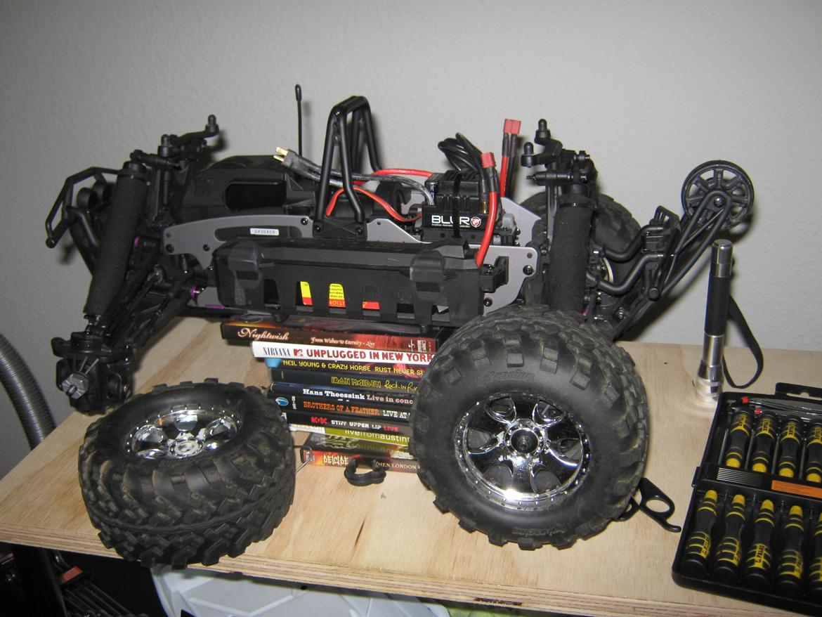 Bil Hpi Savage flux - Efter 2køretur manglede der en møtrik :-P billede 13