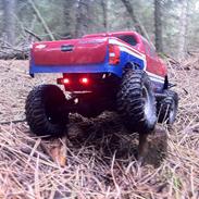 Off-Roader scx 10 , 2007 chevy silverado