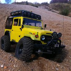 Off-Roader Axial TCS X-trail custom